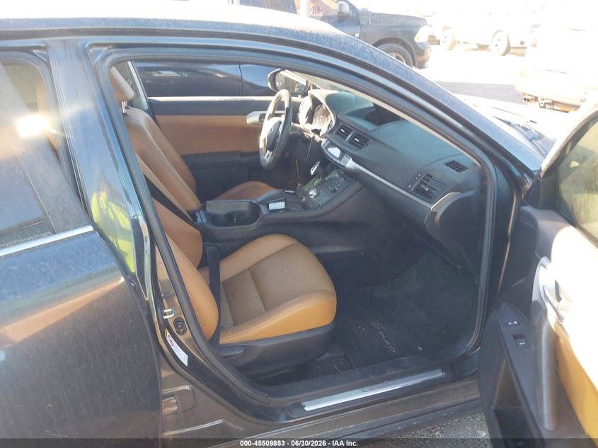 2011 LEXUS CT 200H auction photo 5