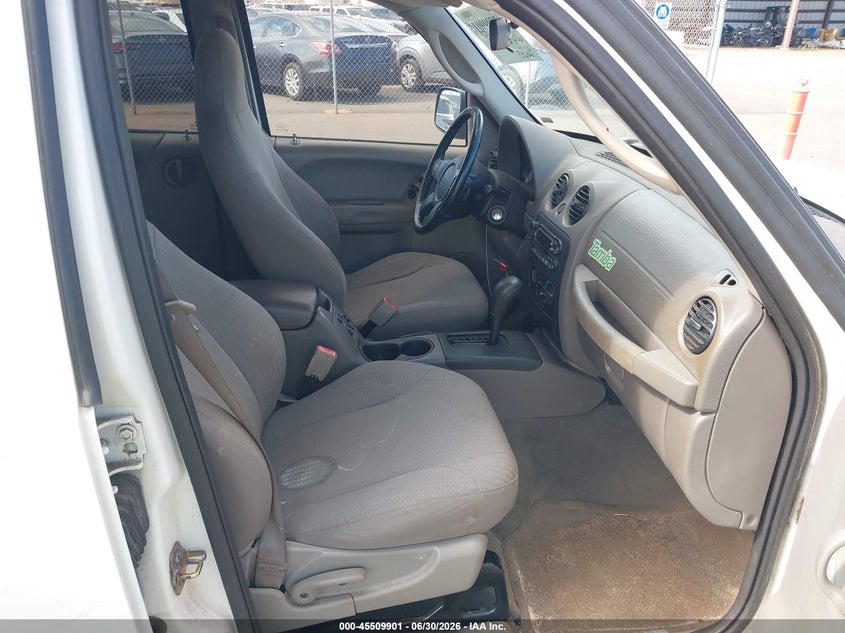 2004 JEEP LIBERTY auction photo 5