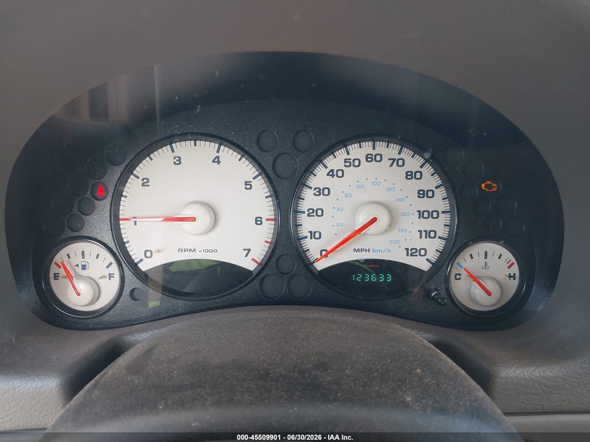 2004 JEEP LIBERTY auction photo 7