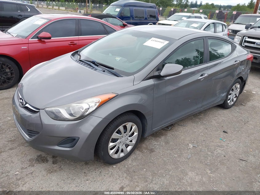 2013 Hyundai Elantra, Normal Wear & Tear, IAAI, VIN 5NPDH4AE2DH167044 — photo 2