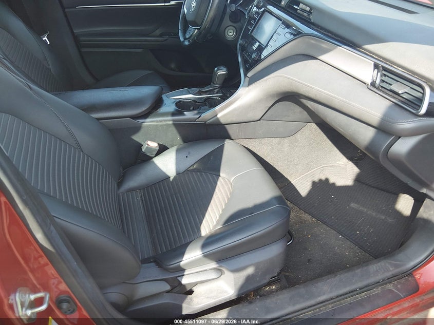 2019 TOYOTA CAMRY auction photo 5