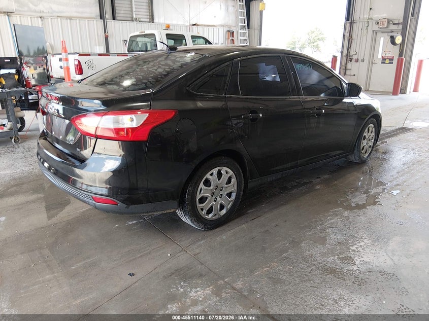 Vin: 1fahp3f24cl353343, lot: 46009356, ford focus se 20124