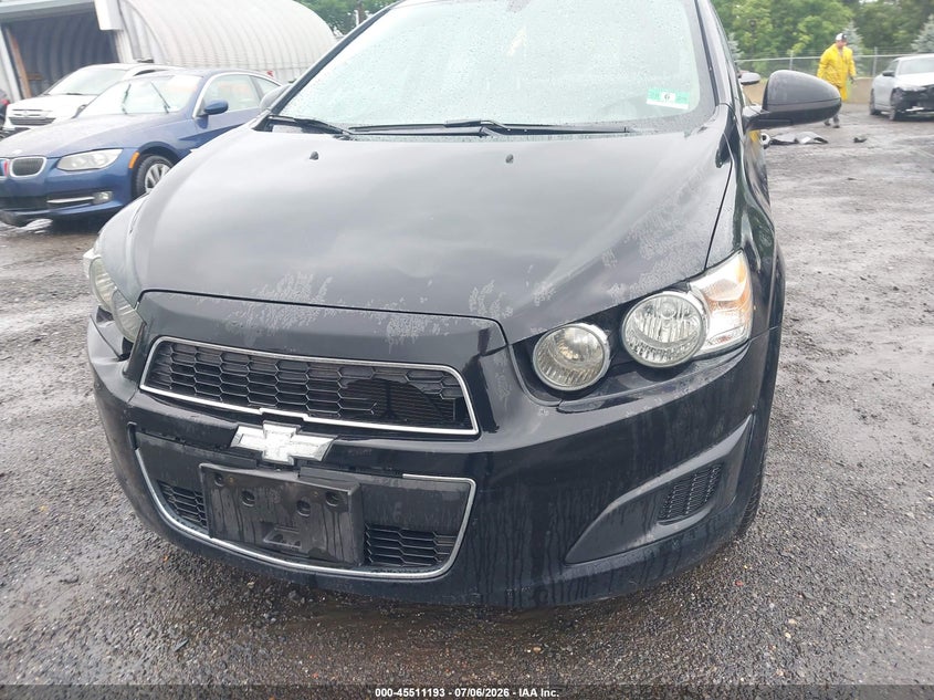 2016 CHEVROLET SONIC auction photo 6