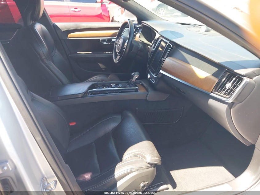 2017 VOLVO S90 auction photo 5
