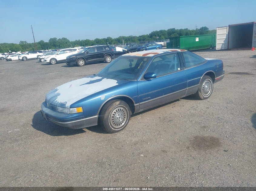 1989 OLDSMOBILE CUTLASS SUPREME auction photo 2