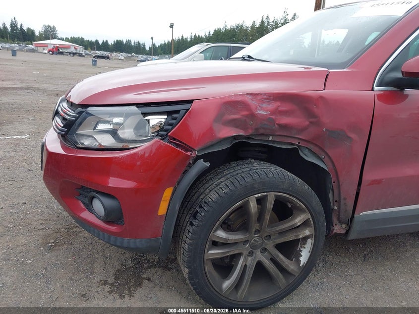 2012 VOLKSWAGEN TIGUAN auction photo 6