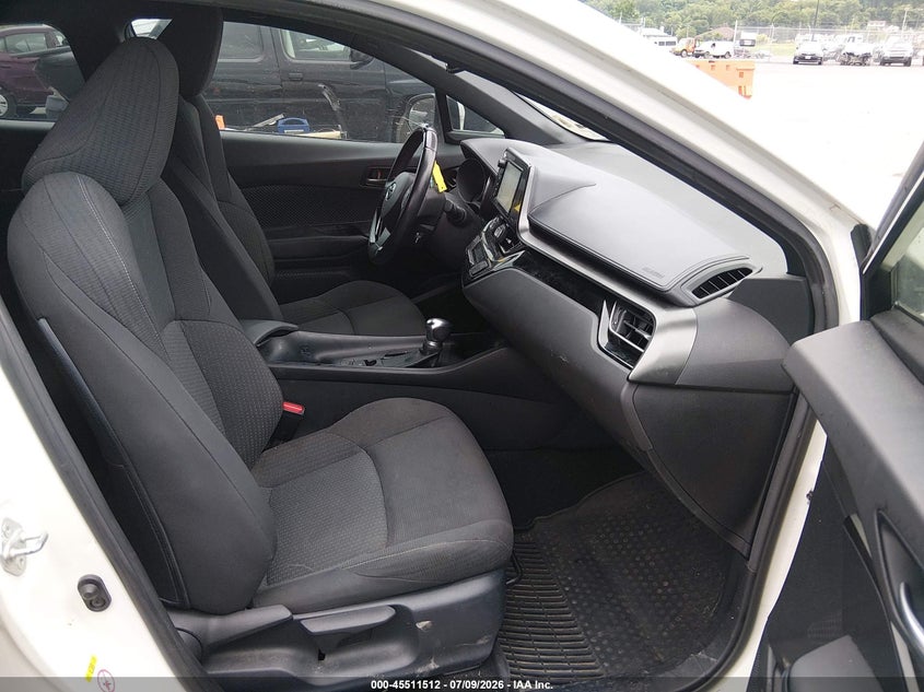 2018 TOYOTA C-HR auction photo 5