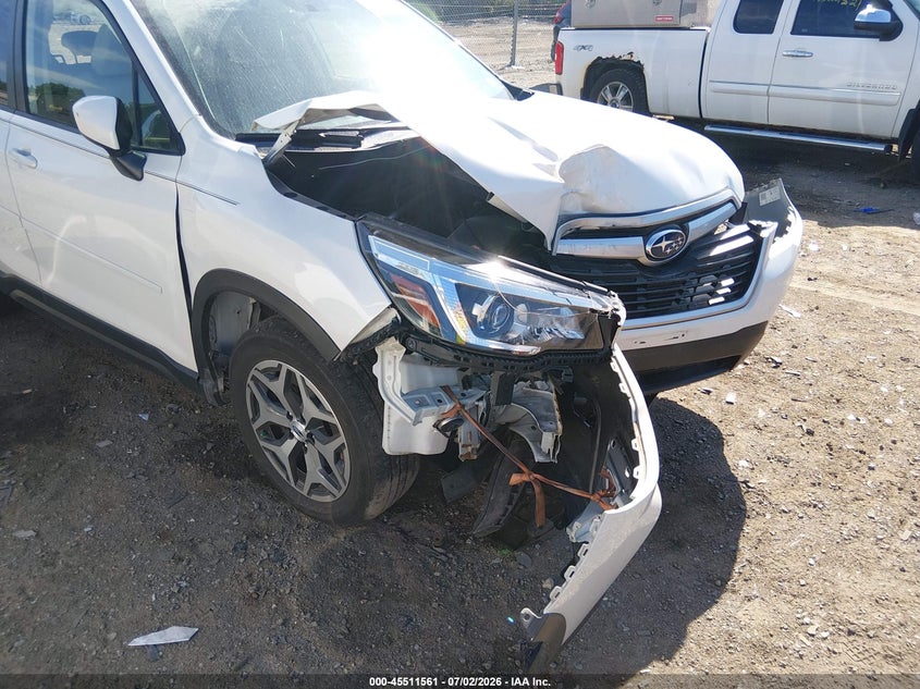 2020 SUBARU FORESTER auction photo 6