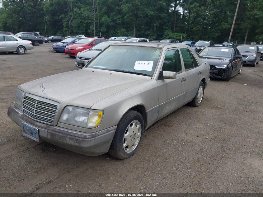 1995 MERCEDES-BENZ E auction photo 2