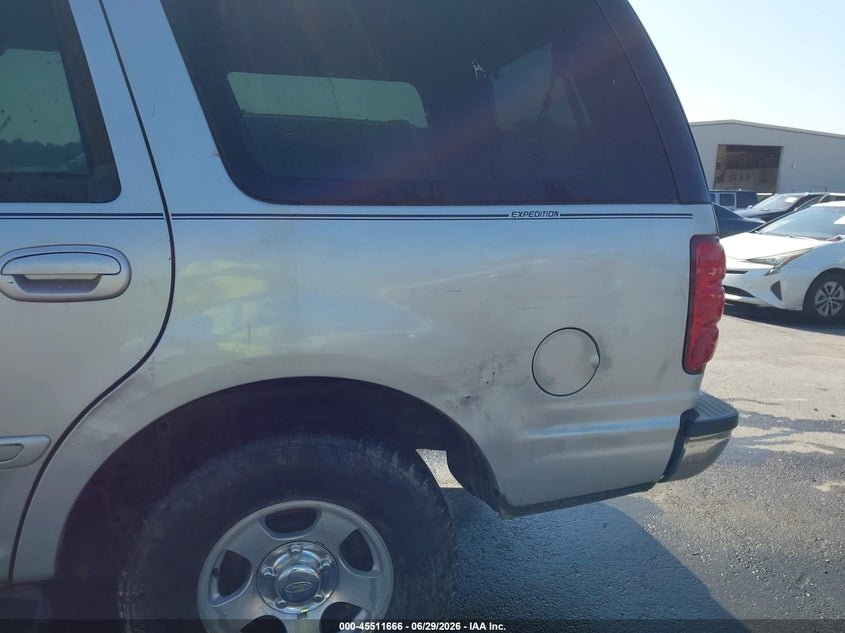 2001 FORD EXPEDITION auction photo 6