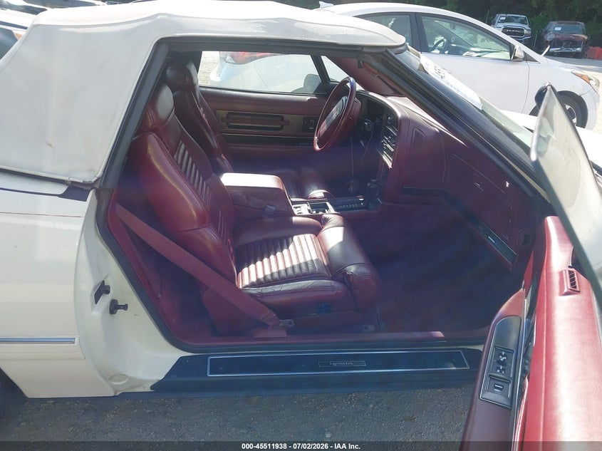 1990 BUICK REATTA auction photo 5