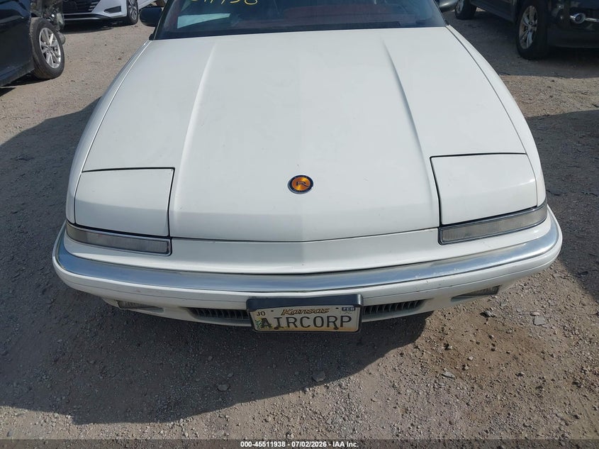 1990 BUICK REATTA auction photo 6