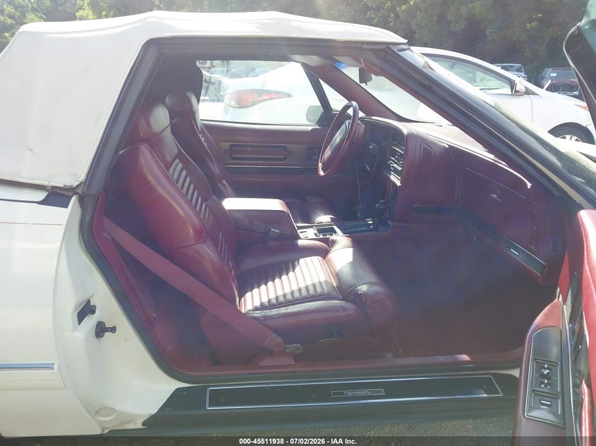 1990 BUICK REATTA auction photo 8