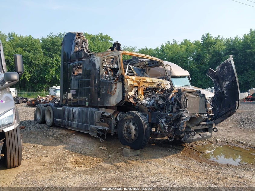 2020 VOLVO VNL auction photo 1