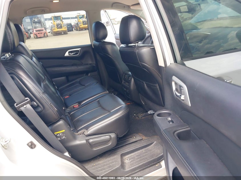 2019 NISSAN PATHFINDER auction photo 8
