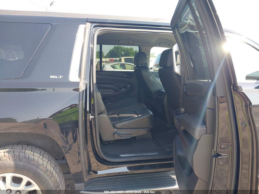 2019 GMC YUKON XL auction photo 8