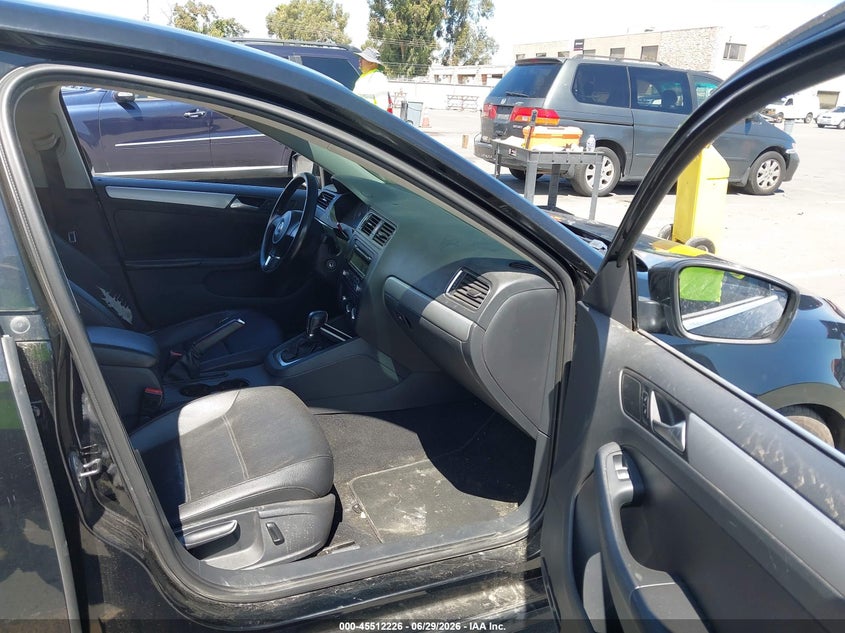 2013 VOLKSWAGEN JETTA auction photo 5