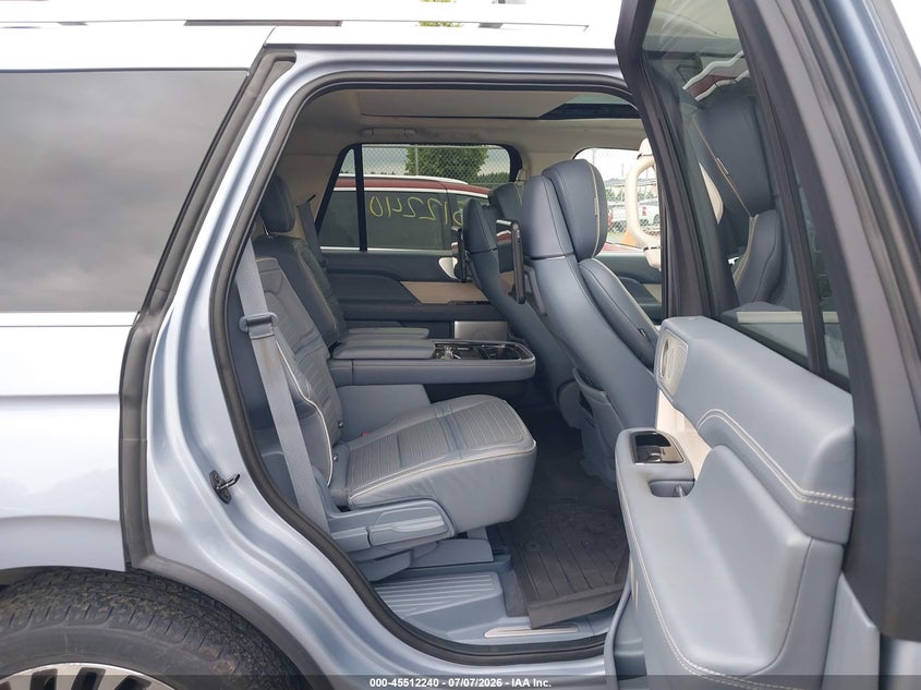 2018 LINCOLN NAVIGATOR auction photo 8