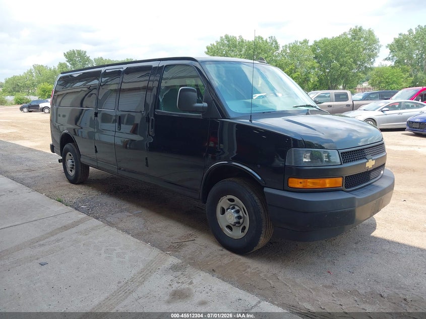 Vin: 1gazgnfp0l1256263, lot: 46010520, chevrolet express passenger rwd 3500 extended wheelbase ls 2020 img_1