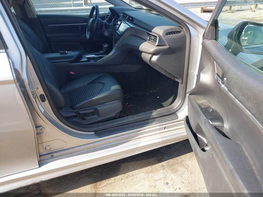 2019 TOYOTA CAMRY auction photo 5
