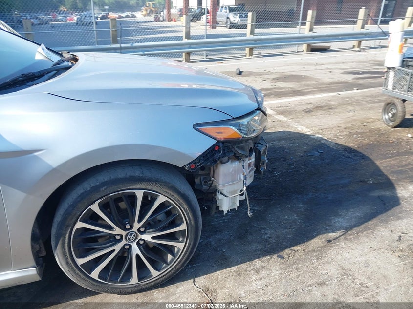 2019 TOYOTA CAMRY auction photo 6