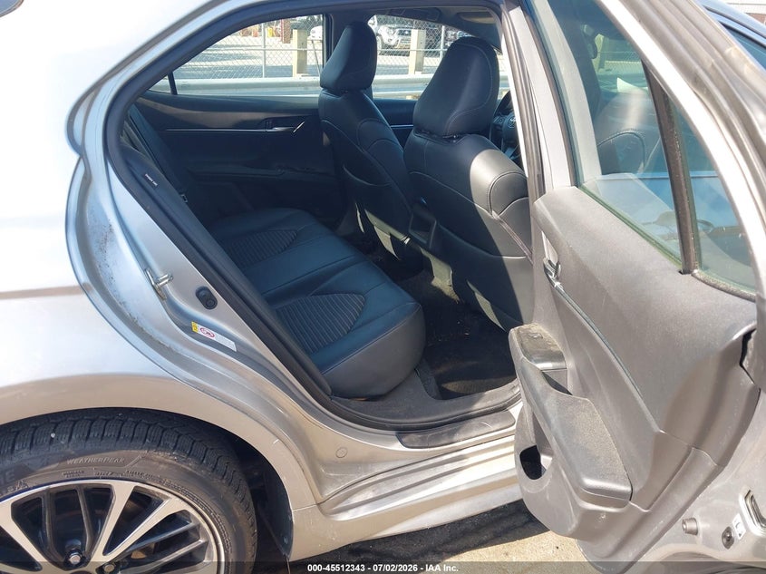 2019 TOYOTA CAMRY auction photo 8