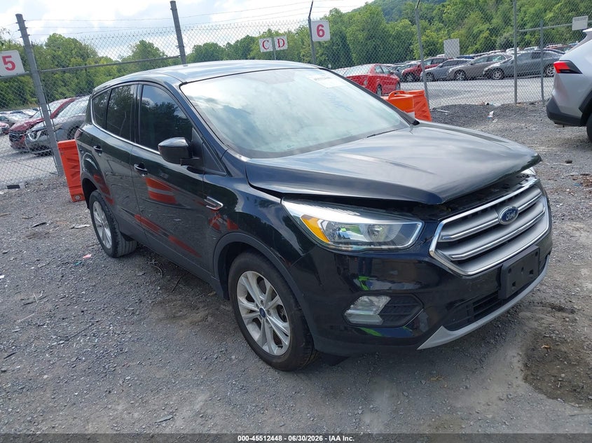 Vin: 1fmcu9gd7hud16445, lot: 46010664, ford escape se 20171