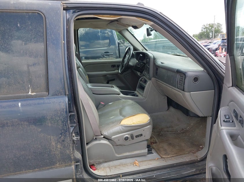 2004 CHEVROLET TAHOE auction photo 5