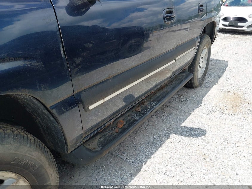 2004 CHEVROLET TAHOE auction photo 6