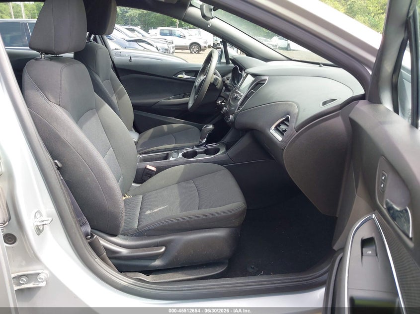 2017 CHEVROLET CRUZE auction photo 5