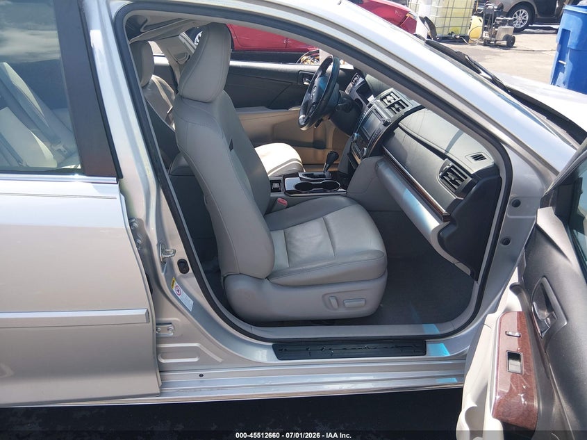 2014 TOYOTA CAMRY auction photo 5