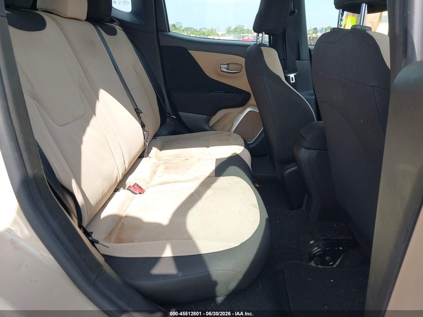 2016 JEEP RENEGADE auction photo 8