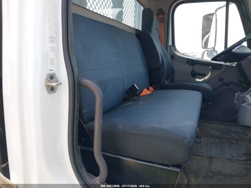 2015 FREIGHTLINER M2 auction photo 6