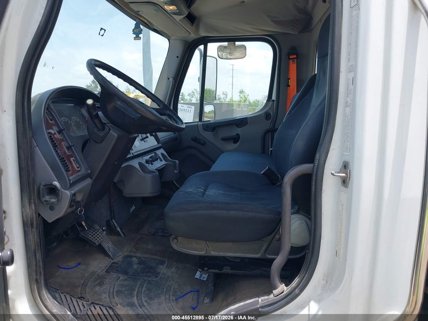 2015 FREIGHTLINER M2 auction photo 7