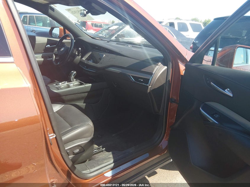 2019 CADILLAC XT4 auction photo 5