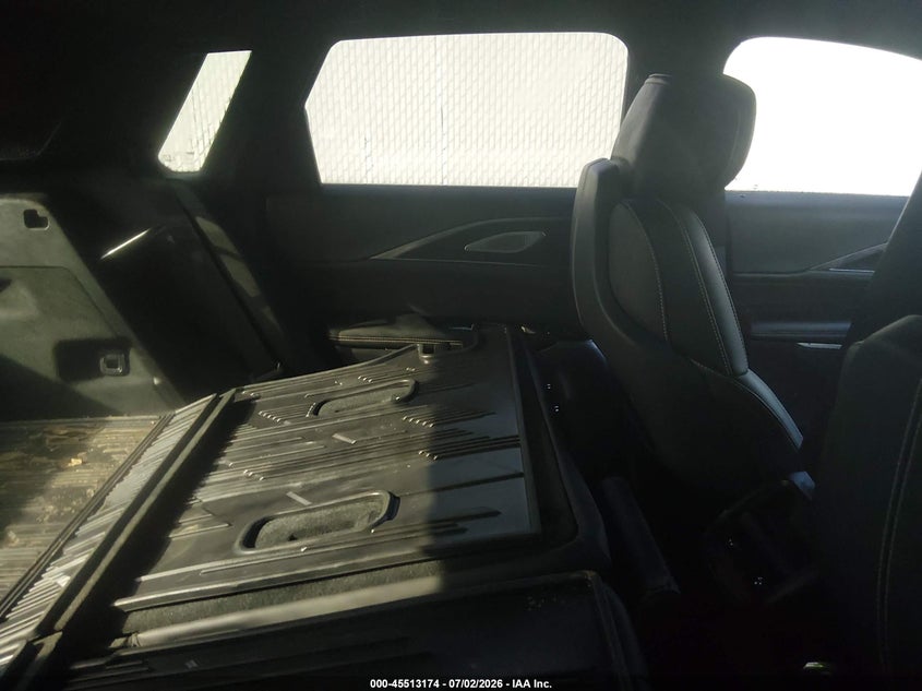 2024 CADILLAC LYRIQ auction photo 8