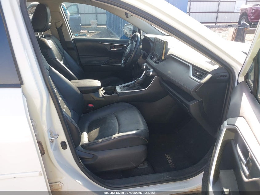 2020 TOYOTA RAV4 auction photo 5