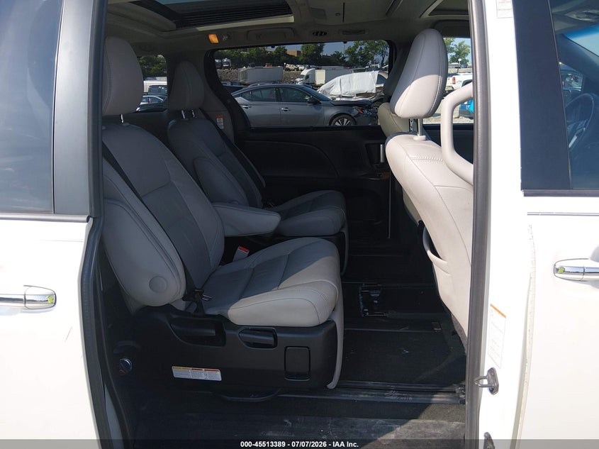 AtlanticExpress - Toyota Sienna