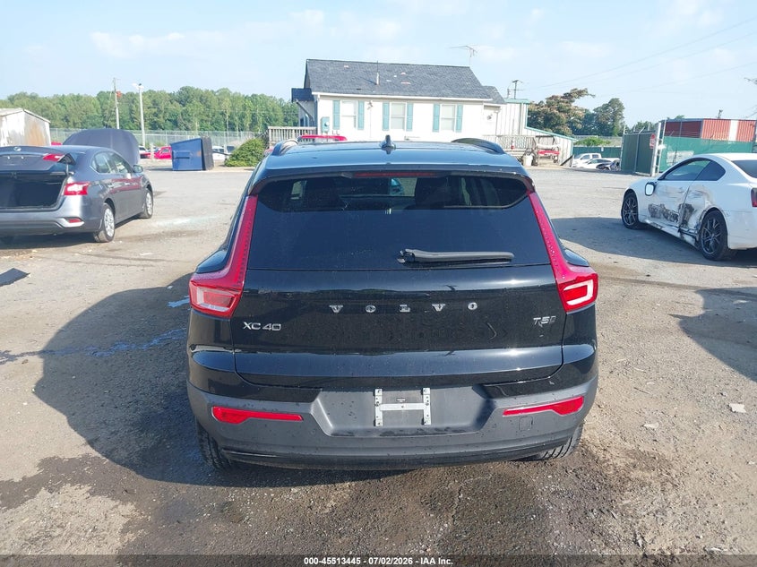 2021 Volvo Xc40 T5 R-Design VIN: YV4162UM3M2430687 Lot: 45513445