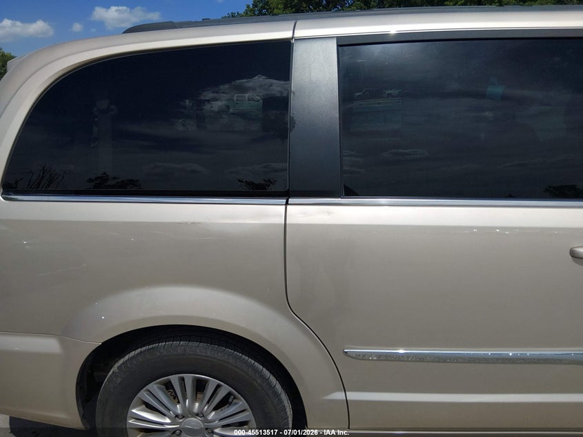 2015 Chrysler Town & Country Touring-L VIN: 2C4RC1CG9FR574060 Lot: 45513517
