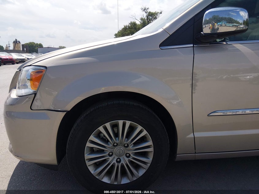 2015 Chrysler Town & Country Touring-L VIN: 2C4RC1CG9FR574060 Lot: 45513517