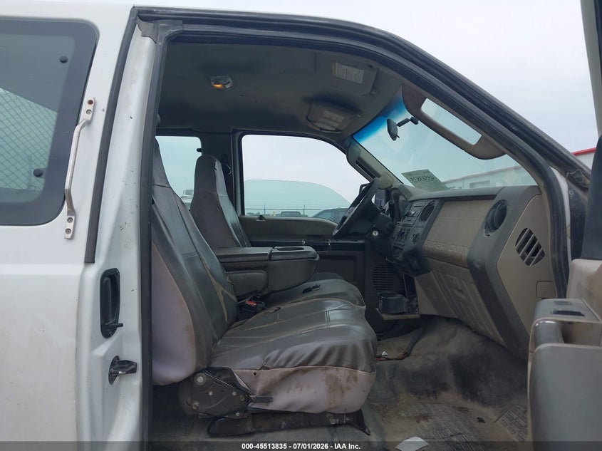 2009 FORD F-350 CHASSIS auction photo 5