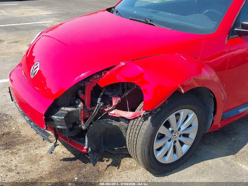 2013 Volkswagen Beetle 2.5L Entry VIN: 3VWFP7AT4DM654880 Lot: 45513914