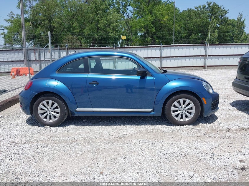 2017 Volkswagen Beetle #Pinkbeetle/1.8T Classic/1.8T S VIN: 3VWF17AT7HM628054 Lot: 45514025