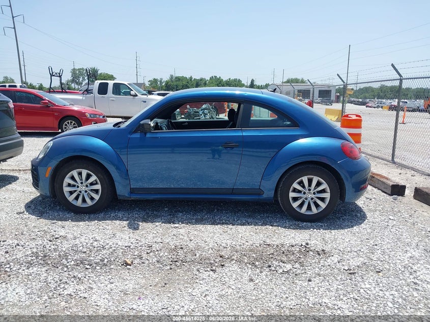 2017 Volkswagen Beetle #Pinkbeetle/1.8T Classic/1.8T S VIN: 3VWF17AT7HM628054 Lot: 45514025