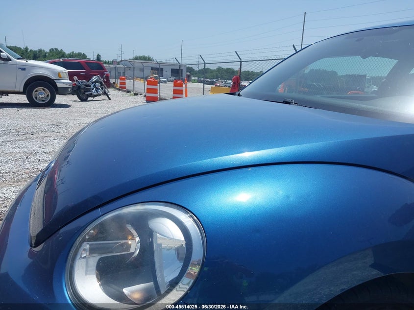 2017 Volkswagen Beetle #Pinkbeetle/1.8T Classic/1.8T S VIN: 3VWF17AT7HM628054 Lot: 45514025