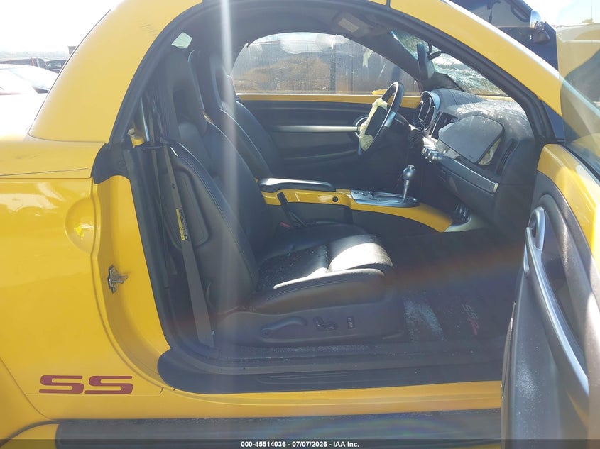 2005 CHEVROLET SSR CABRIO 6.0L V-8 , 390HP