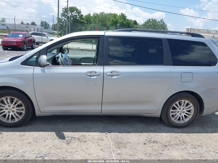 2014 TOYOTA SIENNA VAN 3.5L V-6 DOHC, VVT, 266HP