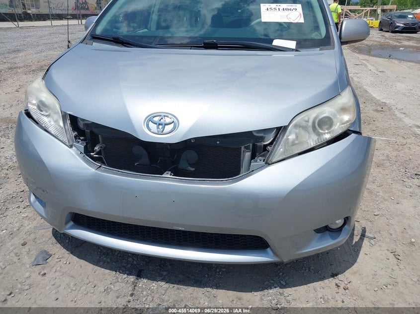 2014 TOYOTA SIENNA VAN 3.5L V-6 DOHC, VVT, 266HP