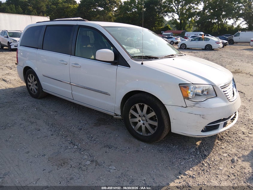 2015 CHRYSLER TOWN & COUNTRY auction photo 1
